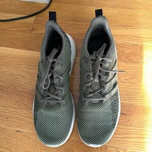 Adidas olive green sneakers men’s size 10.5 Good condition